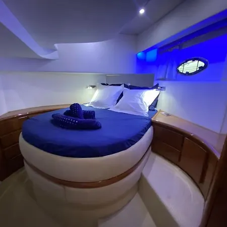 Yacht Le Yauta Vecchio بورتو فيكشْيو