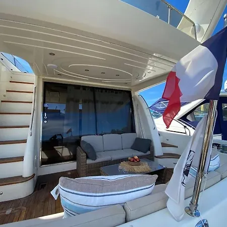 Yacht Le Yauta Vecchio بورتو فيكشْيو