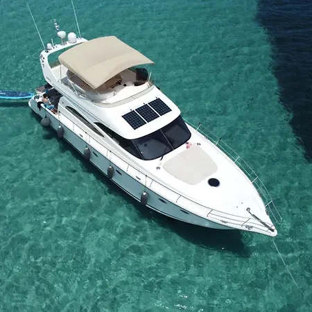 Yacht Le Yauta Vecchio بوتيل